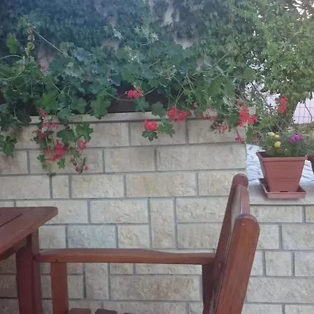 Mit Garten In Der Naehe Des Zentrums By Interhome * Pula