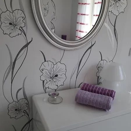 Appartement Mit Garten In Der Naehe Des Zentrums By Interhome