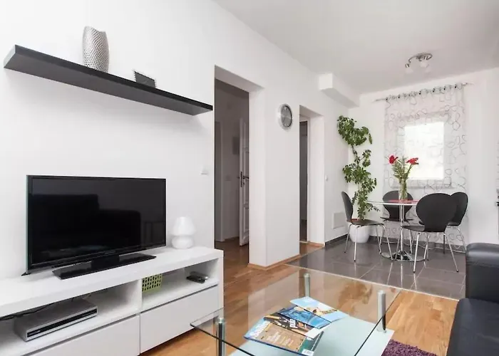 Lägenhet Mit Garten In Der Naehe Des Zentrums By Interhome *